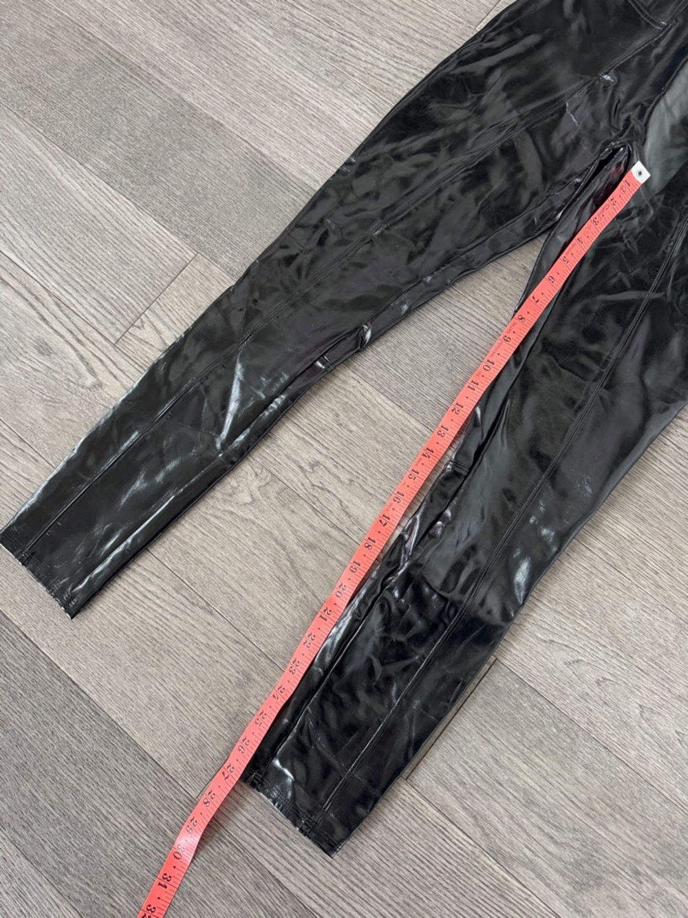 🌼SPANX🌼 Faux Patent Leather Leggings, Size S - Picture 10 of 13